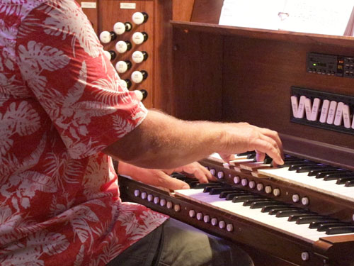 Organist Matt Dierking