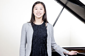 Pianist Evelyn Ni